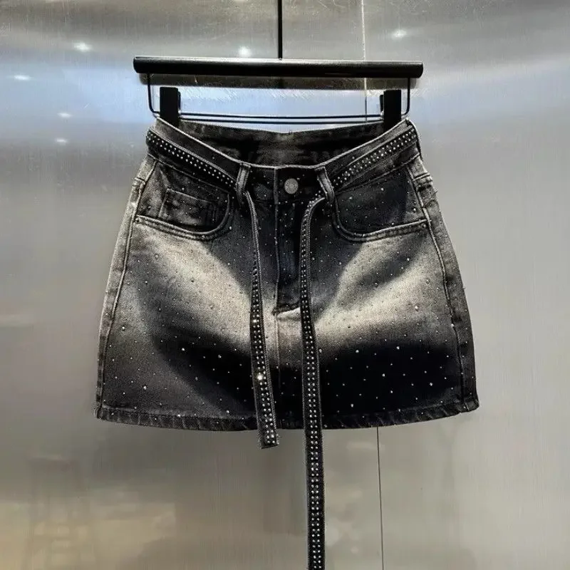 Diamonds Vintage Denim Short Skirt 2025 Summer New High Waist Fashion High Waist A-line Skirt Women Clothes Trend Sexy Skirts
Diamonds Vintage Denim Short Skirt 2025 Summer New High Waist Fashion High Waist A-line Skirt Women Clothes Trend Sexy Skirts