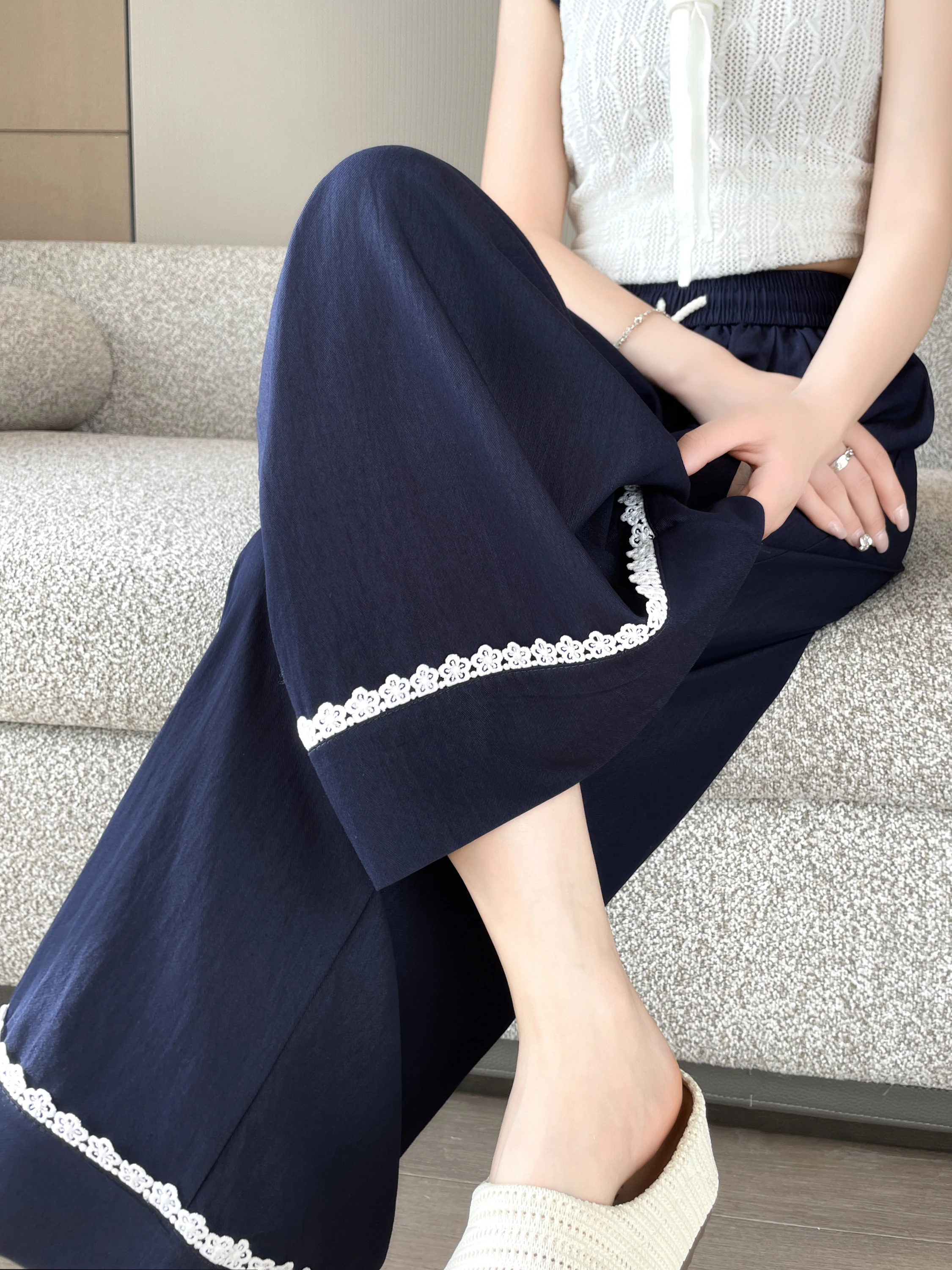 Summer Thin Wide Leg Pants Women's Casual Straight Lace Trim Silk Blend High Waist Elastic Waistband Color Korean Style
Summer Thin Wide Leg Pants Women's Casual Straight Lace Trim Silk Blend High Waist Elastic Waistband Color Korean Style