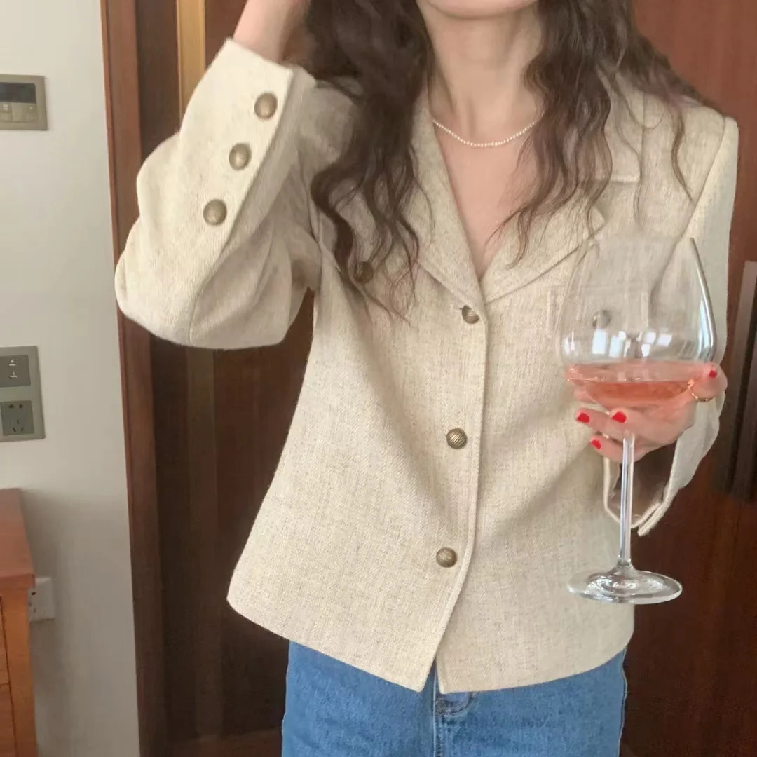 Dongda Gate 2025 Autumn New Sle Single Button Commuter Suit Jaet Women's High Sense Trendy Long Sve Color Polyester
Dongda Gate 2025 Autumn New Sle Single Button Commuter Suit Jaet Women's High Sense Trendy Long Sve Color Polyester