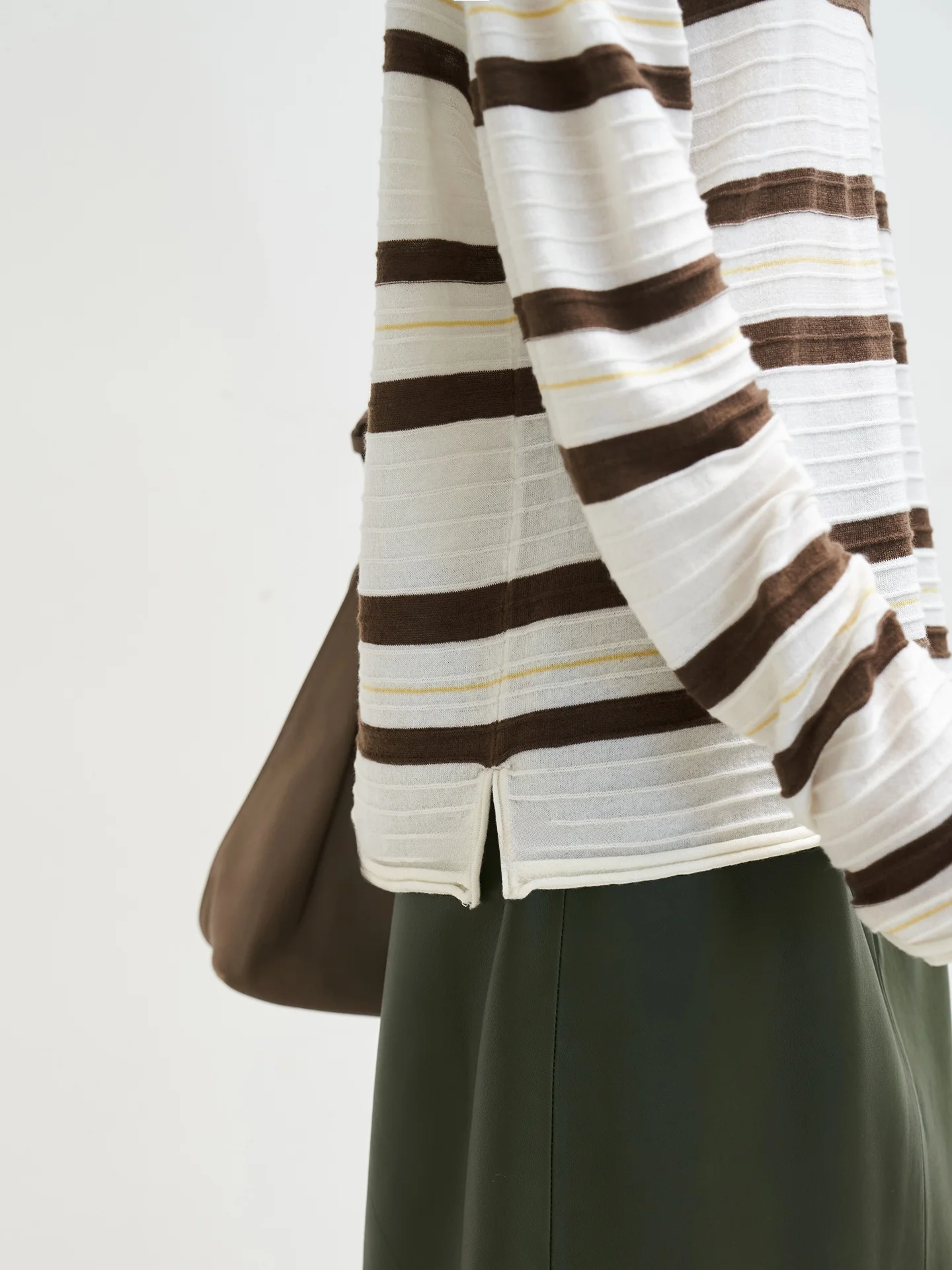 Seei женский мягкий акриловый трикотаж из смеси шерсти, круглая футболка с базовым слоем, полосатая текстура, цветная блузка, осенний сезон Faion
Seei женский мягкий акриловый трикотаж из смеси шерсти, круглая футболка с базовым слоем, полосатая текстура, цветная блузка, осенний сезон Faion