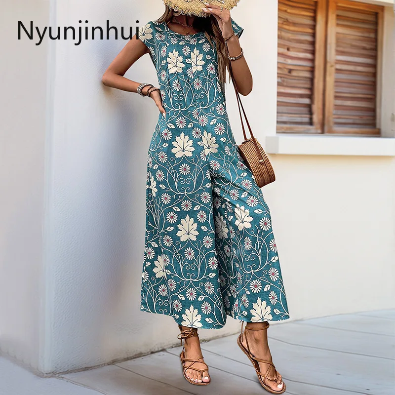2025 New Summer European and American Casual Thin Jumpsuit Retro Flower Printing Pockets Loose Jumpsuits for Women Clothing
2025 New Summer European and American Casual Thin Jumpsuit Retro Flower Printing Pockets Loose Jumpsuits for Women Clothing