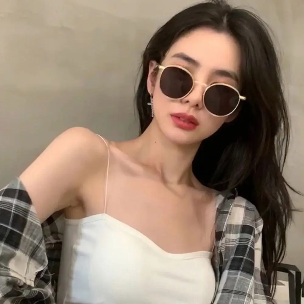 Personality UV Protection Round Frame Sunglasses Trend Punk Ins Sunglasses Korean Style Metal Vintage Eyewear Outdoor
Personality UV Protection Round Frame Sunglasses Trend Punk Ins Sunglasses Korean Style Metal Vintage Eyewear Outdoor