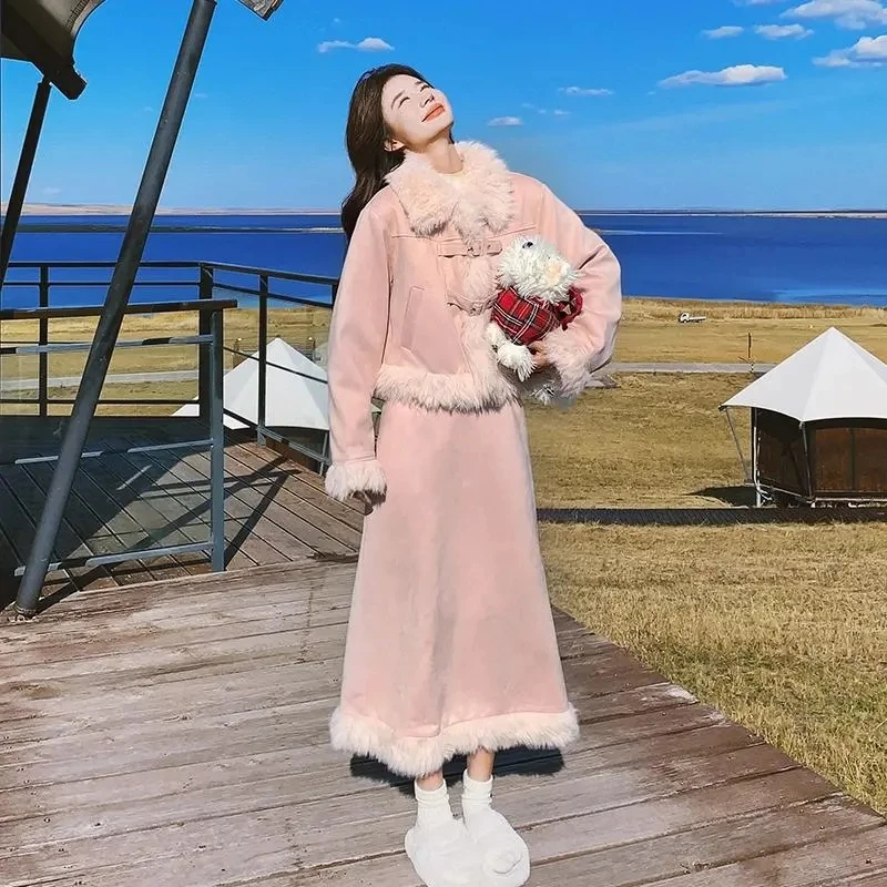 Milk Whistling Korean Aging Pink Leather FleeceSet Skirt 2024 Autumn Winter New Warm HairyHalf Body Skirt Women Two Piece Set
Milk Whistling Korean Aging Pink Leather FleeceSet Skirt 2024 Autumn Winter New Warm HairyHalf Body Skirt Women Two Piece Set