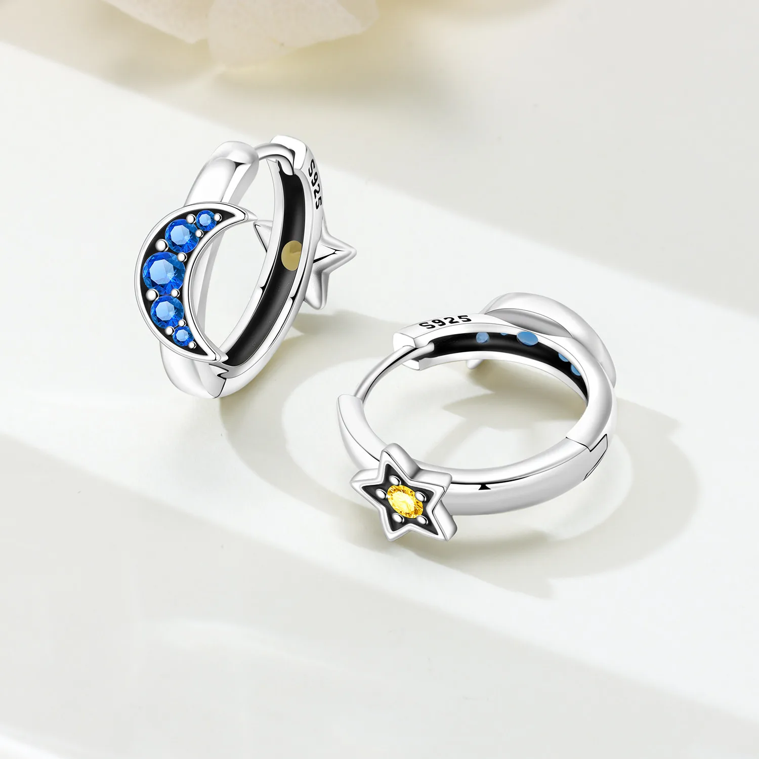 MISEFF S925 Sterling Silver Earring Fashion Classic Asymmetrical Moon and Star Earrings Original Jewelry For Women Birthday Gift
MISEFF S925 Sterling Silver Earring Fashion Classic Asymmetrical Moon and Star Earrings Original Jewelry For Women Birthday Gift