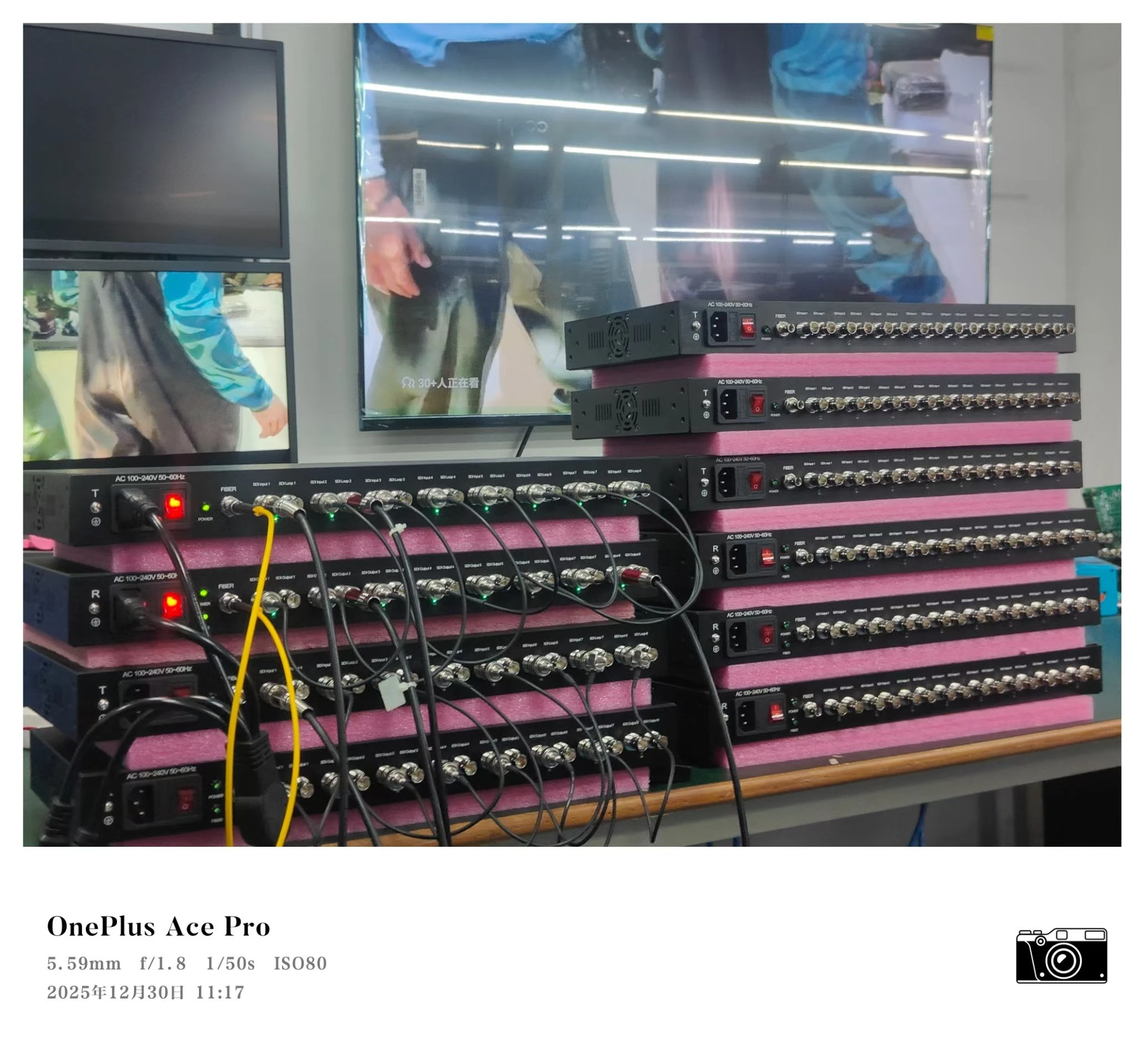 8 channels forward 3G SDI video with loop out LC fiber 20km converter transmitter receiver transceiver extender
8 channels forward 3G SDI video with loop out LC fiber 20km converter transmitter receiver transceiver extender
