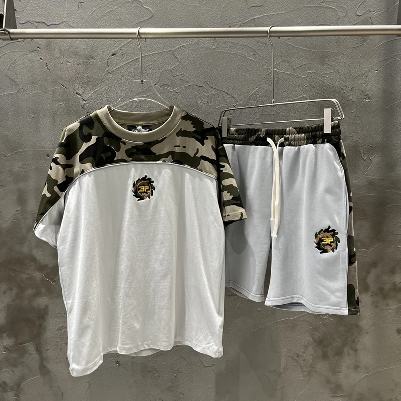 Летняя повседневная спортивная футболка orts Set из чистого хлопка в стиле пэчворк, камуфляжная молодежная модная футболка High Street Sle Broken Pl
Летняя повседневная спортивная футболка orts Set из чистого хлопка в стиле пэчворк, камуфляжная молодежная модная футболка High Street Sle Broken Pl
