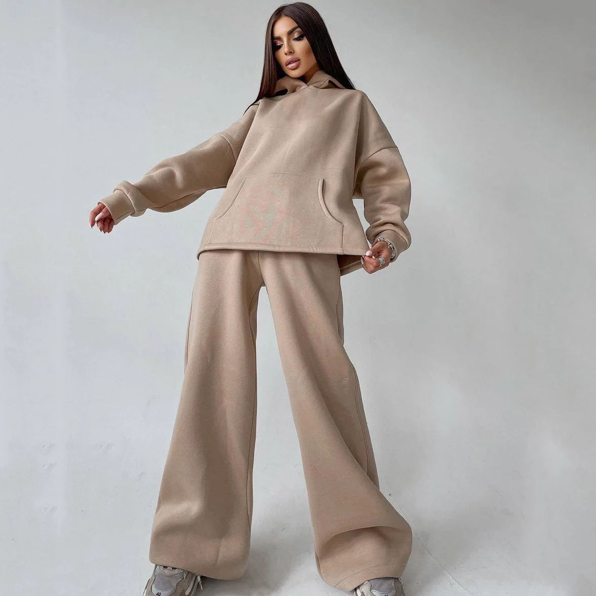 Woman's Casual Sport Two Piece Outfit Hooded Pocket Loose Sweatshirt Set Solid Color Loose Wide Legs Trousers Commuting Suit
Woman's Casual Sport Two Piece Outfit Hooded Pocket Loose Sweatshirt Set Solid Color Loose Wide Legs Trousers Commuting Suit