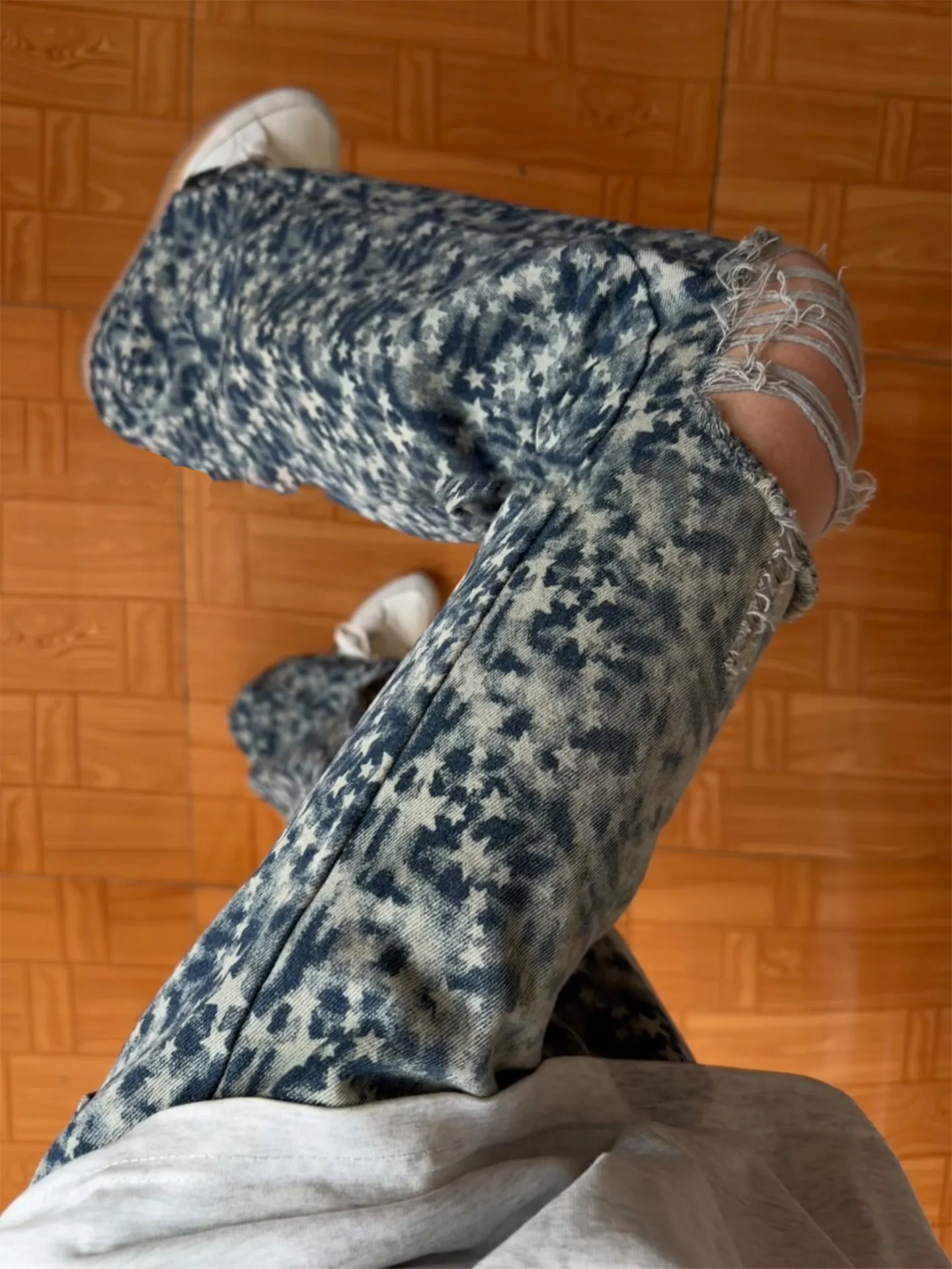 American High Street Retro Star Print Ripped Denim Jeans Men's Cleanfit Trendy Brand Knife Straight Leg Bell Bottoms
American High Street Retro Star Print Ripped Denim Jeans Men's Cleanfit Trendy Brand Knife Straight Leg Bell Bottoms