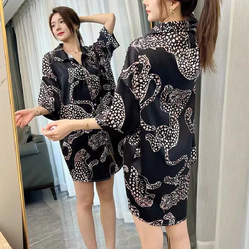 Loungewear Age Reduction 2026 Summer Nightgown Women's Ice Silk Short-sleeved Shirt Thin Loose High-value Sexy Pure Lust Pajamas
Loungewear Age Reduction 2026 Summer Nightgown Women's Ice Silk Short-sleeved Shirt Thin Loose High-value Sexy Pure Lust Pajamas
