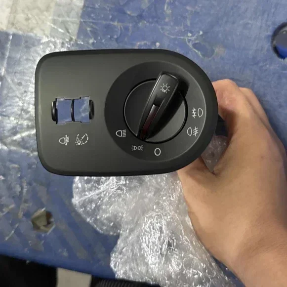 Car Headlight Switch With Fog Light Control Switch Button For Seat For 2009-2015 6J1941531AL Auto Accessories
Car Headlight Switch With Fog Light Control Switch Button For Seat For 2009-2015 6J1941531AL Auto Accessories