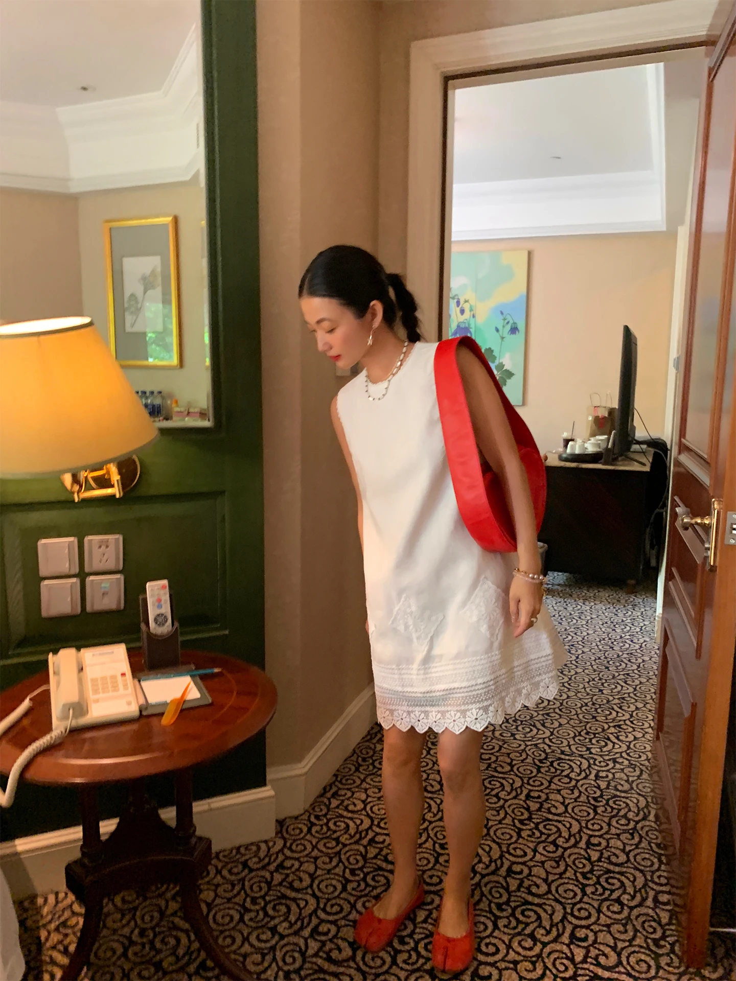 Elegant Casual White Linen Dress Women's Summer New Design Splicing Loose Waist Comfortable Breathable A-Line Skirt Dress
Elegant Casual White Linen Dress Women's Summer New Design Splicing Loose Waist Comfortable Breathable A-Line Skirt Dress