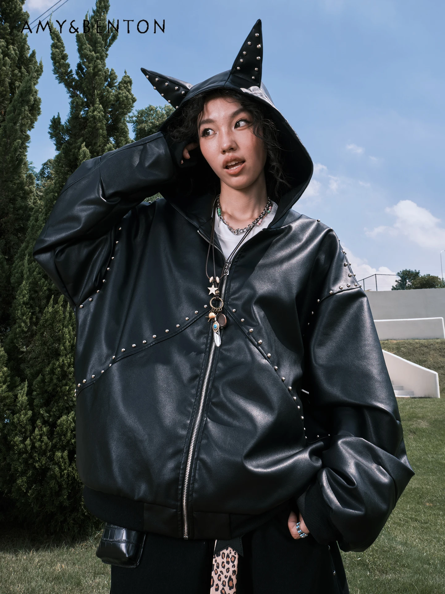 2025 Spring and Autumn New Hot Sale Punk Style Women's Rivet Black Loose Casual Daily Hooded PU Leather Jacket
2025 Spring and Autumn New Hot Sale Punk Style Women's Rivet Black Loose Casual Daily Hooded PU Leather Jacket