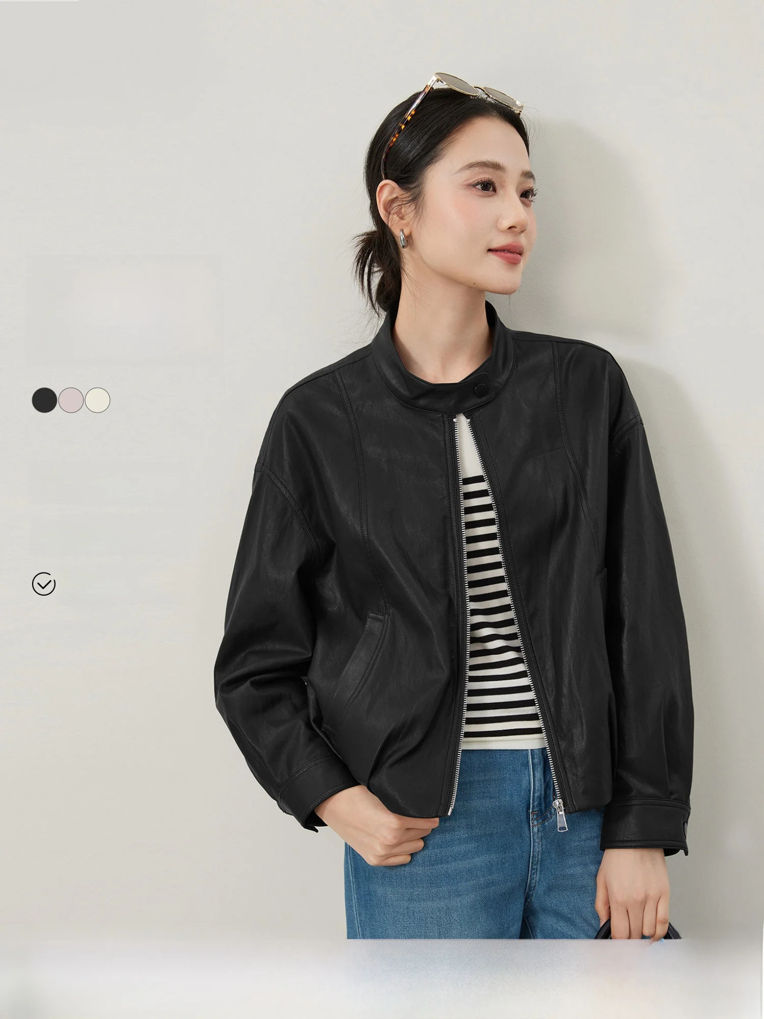 Cool Motorcycle Style Short Leather Jacket Women's Spring 2026 Early Spring Stand Collar Zipper Pleated Hem Film Album
Cool Motorcycle Style Short Leather Jacket Women's Spring 2026 Early Spring Stand Collar Zipper Pleated Hem Film Album