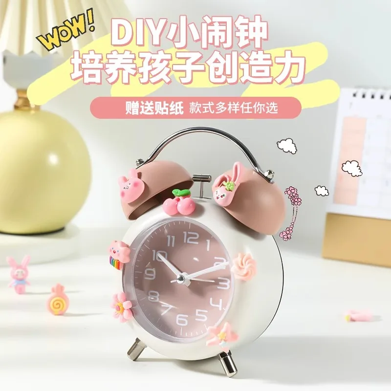 Vintage Style Desk Clock Art Deco Metal Office Decor with Quartz Mechanical Movement Needle Display
Vintage Style Desk Clock Art Deco Metal Office Decor with Quartz Mechanical Movement Needle Display