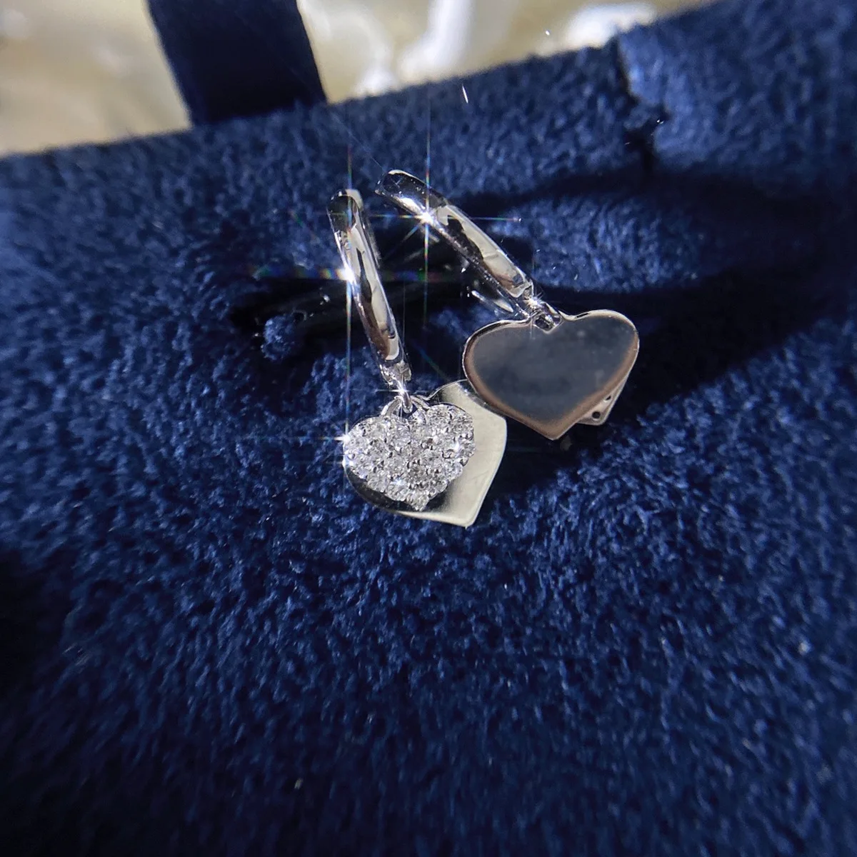 Ins Popular 925 Silver Moissanite Diamond Heart Ear Hook 18K White Gold Plated Drop Dangle Hoop Earring Lab-grown Gems Jewelry
Ins Popular 925 Silver Moissanite Diamond Heart Ear Hook 18K White Gold Plated Drop Dangle Hoop Earring Lab-grown Gems Jewelry