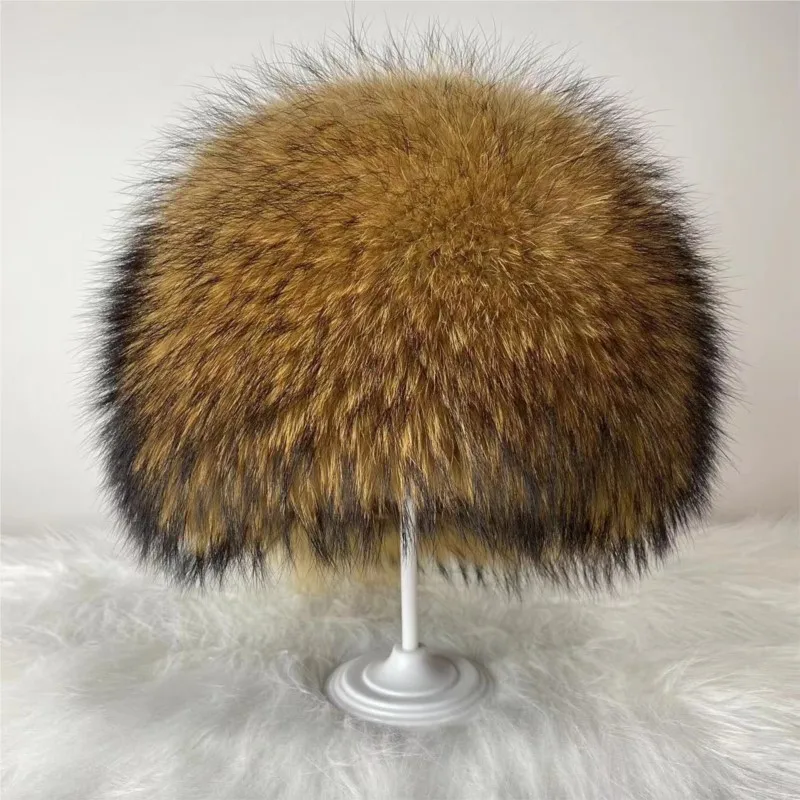 A new style of large round hat with male ethnic warm fur and headscarf 
A new style of large round hat with male ethnic warm fur and headscarf