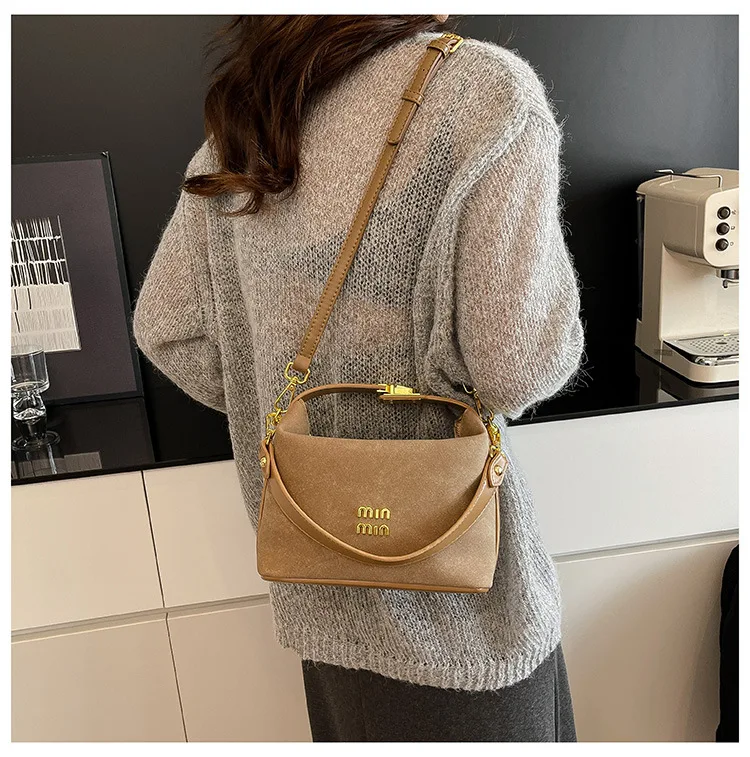 2025 Trendy Bucket Bag - 3D Letter Print Crossbody/Shoulder Purse, Lightweight & Spacious, Fashion Handbag for Women
2025 Trendy Bucket Bag - 3D Letter Print Crossbody/Shoulder Purse, Lightweight & Spacious, Fashion Handbag for Women