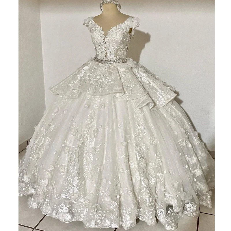 White Quinceanera Dresses 2023 Ball Gown Appliques Knot Bodice Long 15 Year Girls Birthday Party Dress Corset
White Quinceanera Dresses 2023 Ball Gown Appliques Knot Bodice Long 15 Year Girls Birthday Party Dress Corset