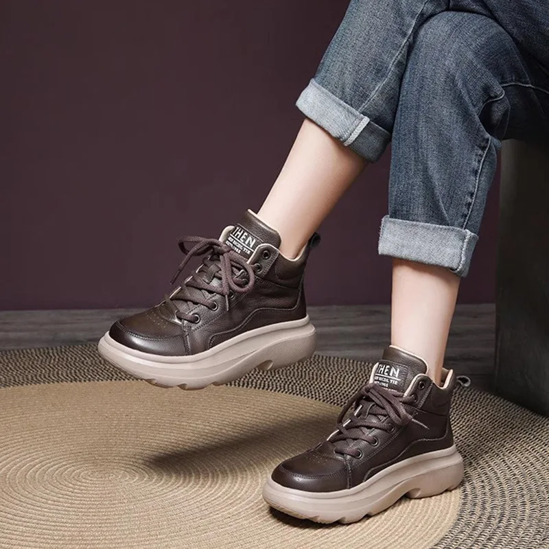 Женские демисезонные ботинки из натуральной кожи 2026 года, ретро-стиль, на шнуровке, с круглым носком, высокие, короткие
Женские демисезонные ботинки из натуральной кожи 2026 года, ретро-стиль, на шнуровке, с круглым носком, высокие, короткие