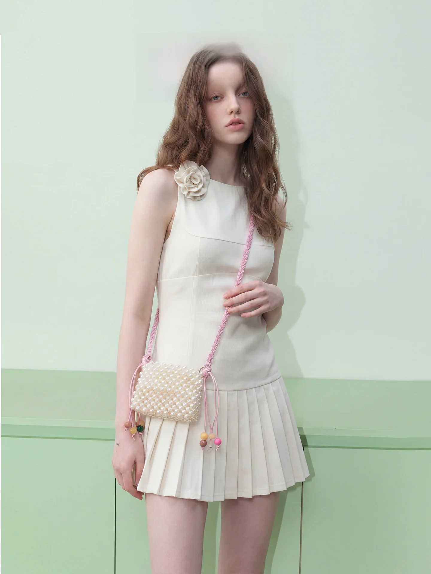 Pearl Woven Shoulder Bag Sweet Cool Style Crossbody Phone Bag for Girls Casual Flip Cover Soft Handle Medium Hardness
Pearl Woven Shoulder Bag Sweet Cool Style Crossbody Phone Bag for Girls Casual Flip Cover Soft Handle Medium Hardness