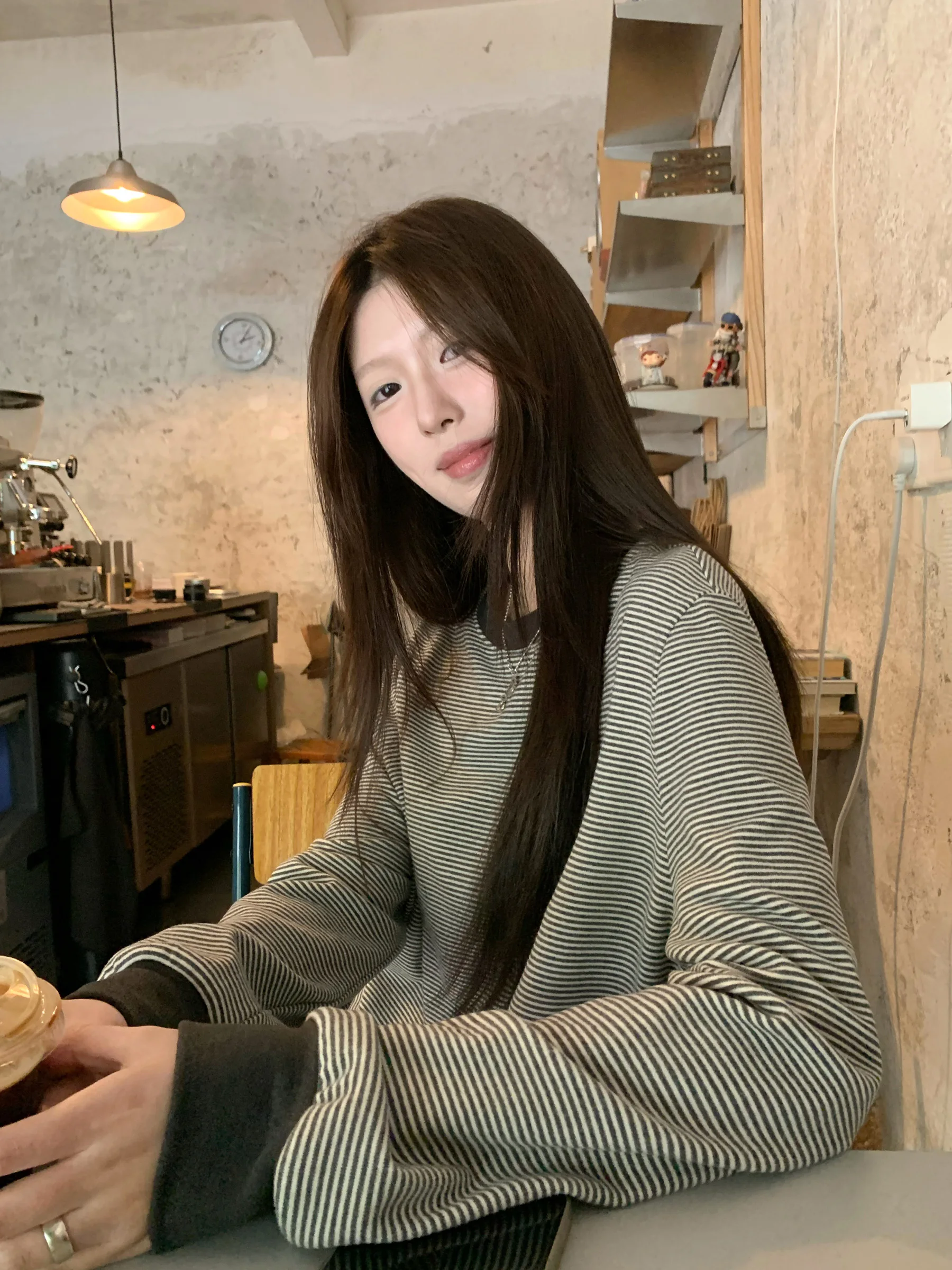 Женская футболка HVIVI Thiened Long Sve, повседневная свободная посадка, осень-зима, цветная полосатая футболка Blo Base irt, круглый топ
Женская футболка HVIVI Thiened Long Sve, повседневная свободная посадка, осень-зима, цветная полосатая футболка Blo Base irt, круглый топ