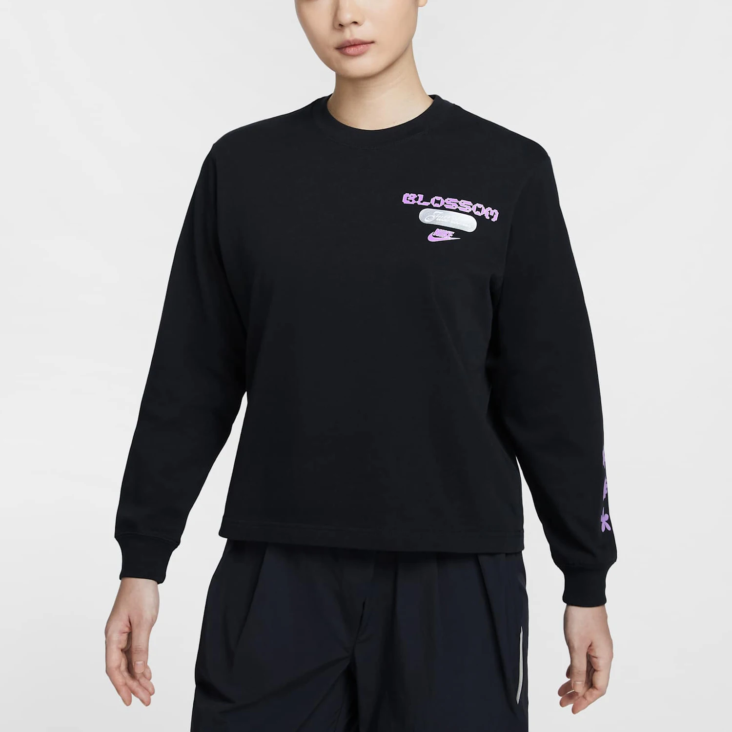 Nike genuine Autumn New Women's Printed Round Neck Knitted Warm T-Shirt FJ9761-010
Nike genuine Autumn New Women's Printed Round Neck Knitted Warm T-Shirt FJ9761-010