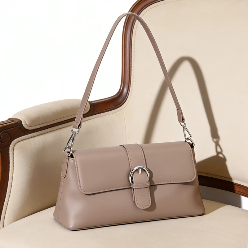 Women's Vintage Genuine Leather Shoulder Bag Elegant Retro Flap Crossbody Bags Large Capacity Daily Handbag Fashion Commute Tote
Women's Vintage Genuine Leather Shoulder Bag Elegant Retro Flap Crossbody Bags Large Capacity Daily Handbag Fashion Commute Tote