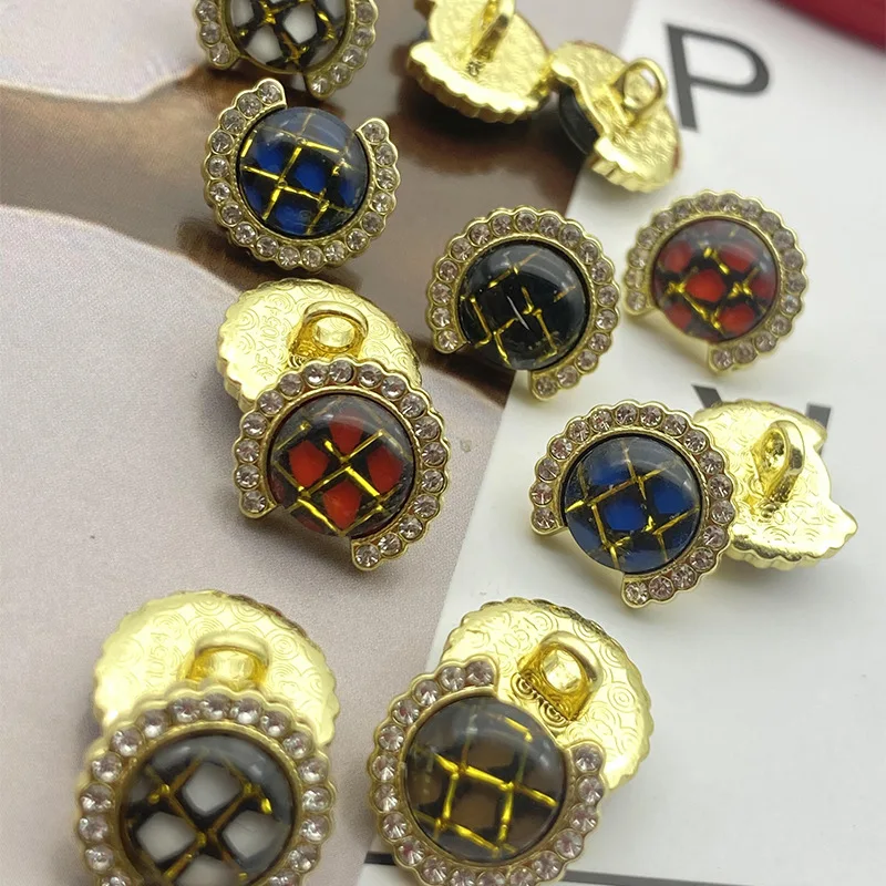 Новинка, 50 шт./пакет, золотая сетка, лист смолы, ручная работа, сделай сам, инкрустация бриллиантами, стильная комбинация металла, декоративные аксессуары 
Новинка, 50 шт./пакет, золотая сетка, лист смолы, ручная работа, сделай сам, инкрустация бриллиантами, стильная комбинация металла, декоративные аксессуары