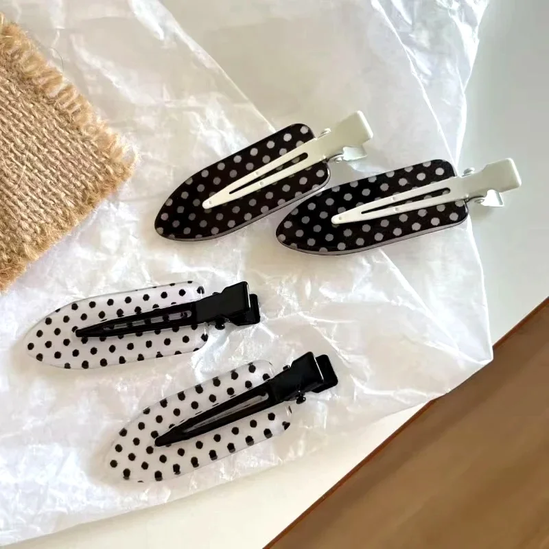 Black White Polka Dot Acrylic Hair Clips Minimalist Secure Hold Suitable for Daily Wear Party Outfits Hairpin Accessories
Black White Polka Dot Acrylic Hair Clips Minimalist Secure Hold Suitable for Daily Wear Party Outfits Hairpin Accessories