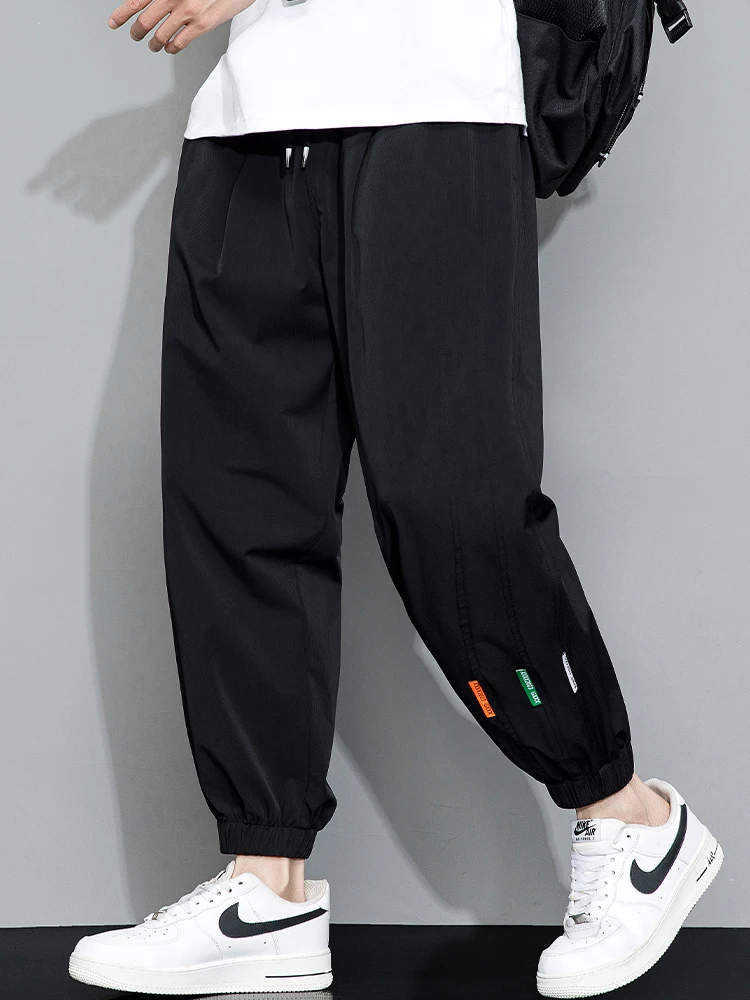 Летние мужские спортивные брюки из ледяного шелка, свободные, тонкие, быстросохнущие, больших размеров до 7XL, удобные, дышащие, повседневные, для мужчин с пышными формами
Летние мужские спортивные брюки из ледяного шелка, свободные, тонкие, быстросохнущие, больших размеров до 7XL, удобные, дышащие, повседневные, для мужчин с пышными формами