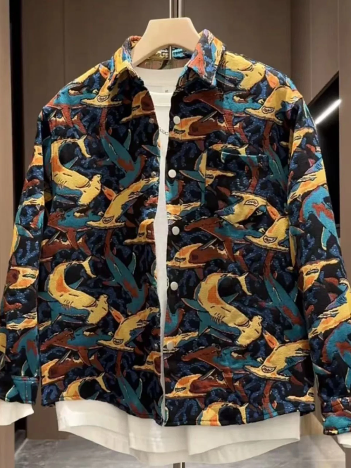 Осенняя новинка: мужская повседневная куртка с отложным воротником, цветочный узор, тканая, молодежная, трендовая, на одной пуговице, длинный рукав
Осенняя новинка: мужская повседневная куртка с отложным воротником, цветочный узор, тканая, молодежная, трендовая, на одной пуговице, длинный рукав