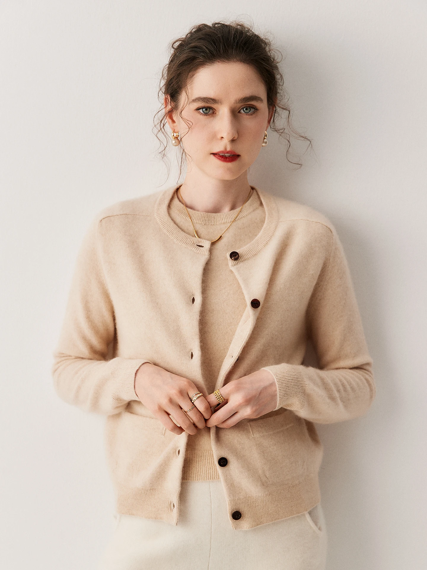 Women's Chic O-Neck Buttons Cardigan Grace Sweater Autumn Winter 100% Cashmere Exquisite Warm Soft Long Sleeves Clothing Tops
Women's Chic O-Neck Buttons Cardigan Grace Sweater Autumn Winter 100% Cashmere Exquisite Warm Soft Long Sleeves Clothing Tops