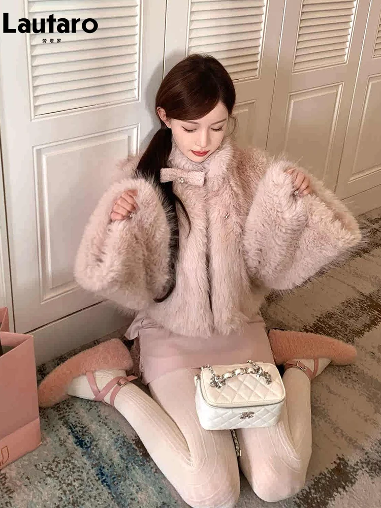 Lautaro Autumn Winter Thick Warm Short Pink Faux Fur Coat Women Bow Luxury High Quality Sweet Cute Fluffy Jacket Clothes 2026
Lautaro Autumn Winter Thick Warm Short Pink Faux Fur Coat Women Bow Luxury High Quality Sweet Cute Fluffy Jacket Clothes 2026
