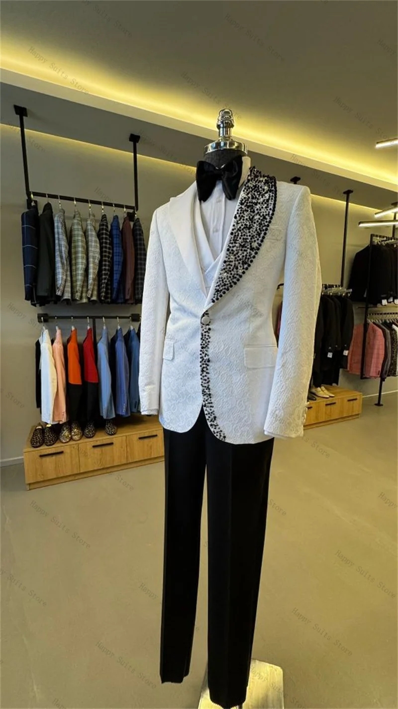 White Jacquard Crystals Men Suit Set 2 Piece Blazer+Black Pants Wedding Tuxedos Formal Office Business Customized Prom Jacket 
White Jacquard Crystals Men Suit Set 2 Piece Blazer+Black Pants Wedding Tuxedos Formal Office Business Customized Prom Jacket