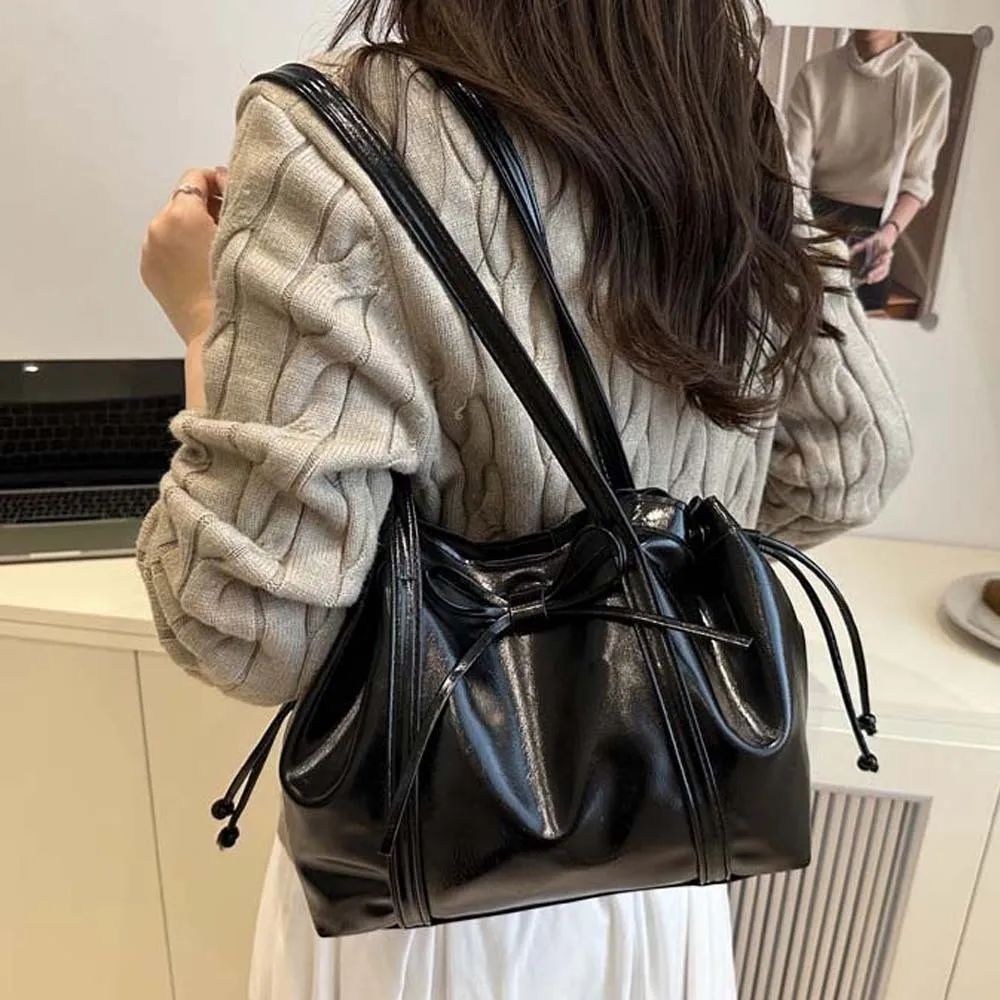 Solid Color Texture Tote Bag Ribbon Magnetic Button Bow PU Shoulder Bag Large Capacity Waterproof Lady Underarm Pouch Daily
Solid Color Texture Tote Bag Ribbon Magnetic Button Bow PU Shoulder Bag Large Capacity Waterproof Lady Underarm Pouch Daily