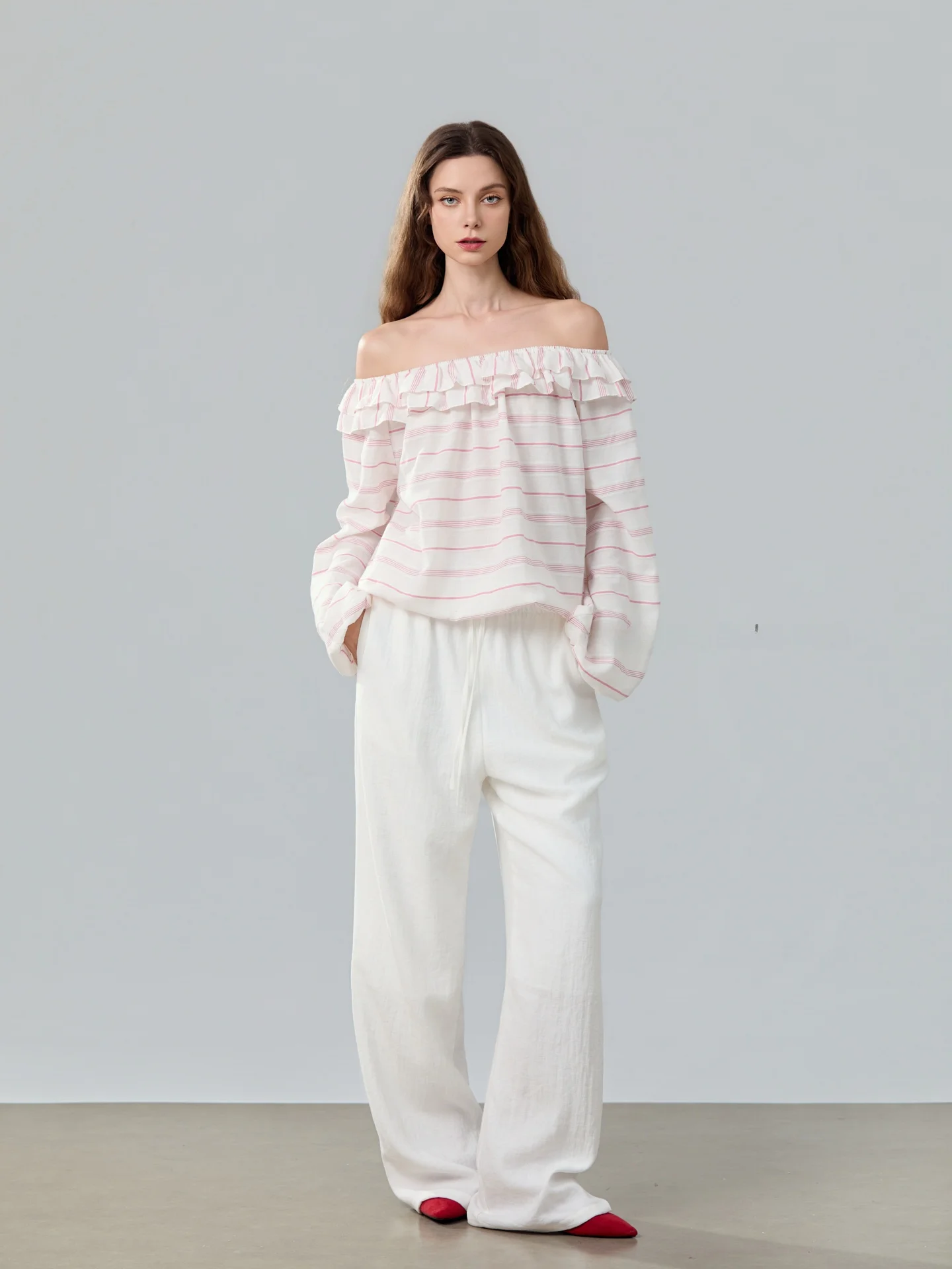 Оригинальный дизайн, длинный рукав, полосатая блузка, женская, на одно плечо, с кружевной отделкой, весна 2026, повседневная, свободного кроя, во французском стиле, дышащая
Оригинальный дизайн, длинный рукав, полосатая блузка, женская, на одно плечо, с кружевной отделкой, весна 2026, повседневная, свободного кроя, во французском стиле, дышащая