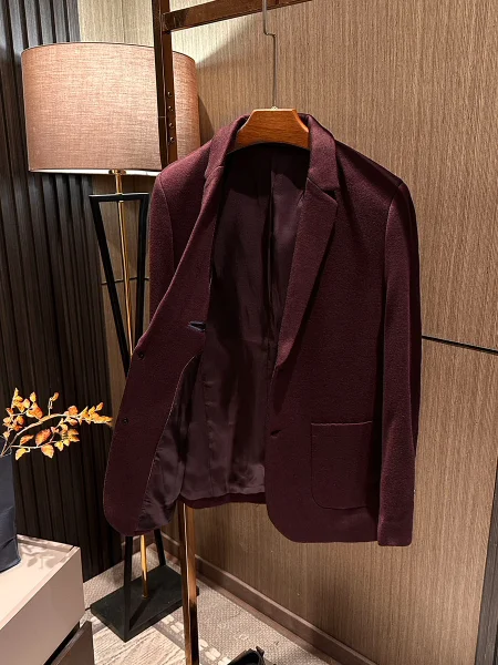 Elegant Wool Blend Men's Casual Suit Slim Fit Pure Color Versatile Spring New Style Business Casual Fashion Breathable
Elegant Wool Blend Men's Casual Suit Slim Fit Pure Color Versatile Spring New Style Business Casual Fashion Breathable