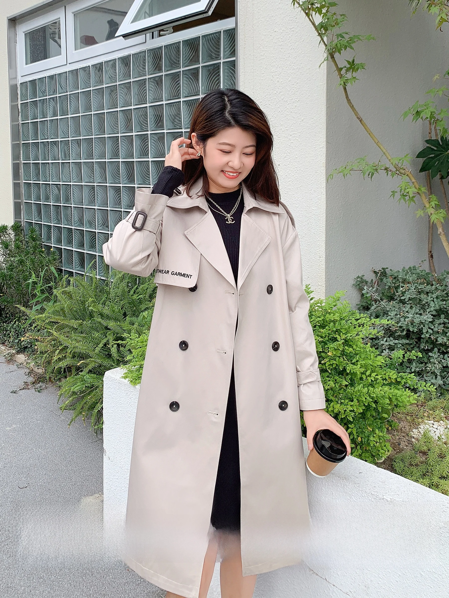 Elegant Embroidered Letter Casual Style Mid-Length Waist-Cinching Women's Coat Jacket Autumn Season Polyester Fabric
Elegant Embroidered Letter Casual Style Mid-Length Waist-Cinching Women's Coat Jacket Autumn Season Polyester Fabric