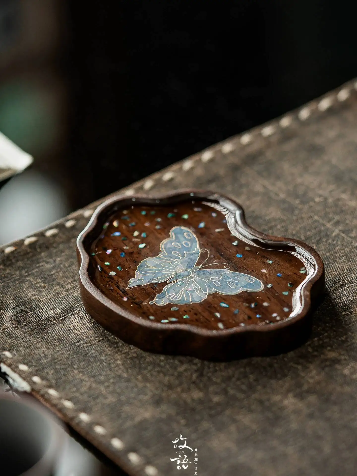 Ancient Style Ebony Butterfly Coaster, Solid Wood Tray, Cup Mat, Heat Insulation Pad, Tea Tray Base, Pot Holder, Exquisite Gift
Ancient Style Ebony Butterfly Coaster, Solid Wood Tray, Cup Mat, Heat Insulation Pad, Tea Tray Base, Pot Holder, Exquisite Gift