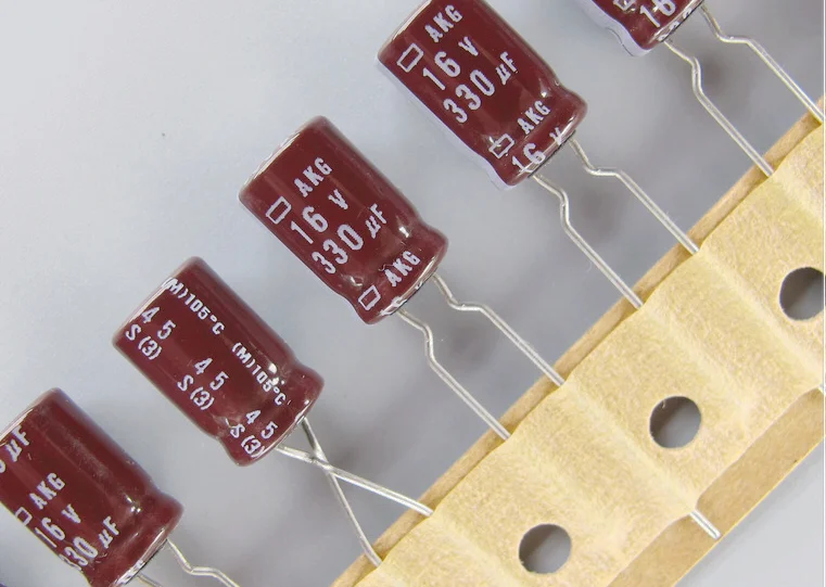 50pcs/lot Japan NIPPON AKG series 105 ℃ copper pin audio electrolytic capacitor free shipping
50pcs/lot Japan NIPPON AKG series 105 ℃ copper pin audio electrolytic capacitor free shipping