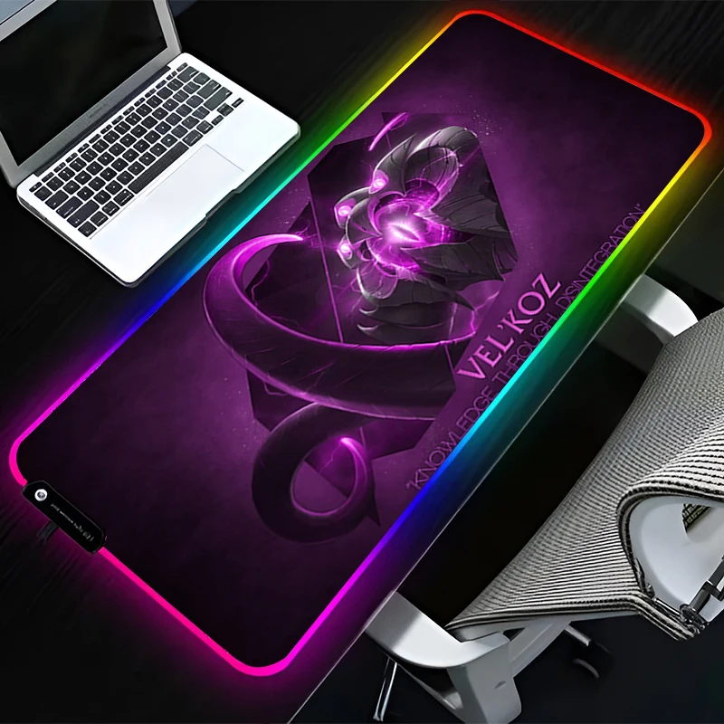 RGB светодиодный коврик для мыши, аксессуары для компьютерного стола, коврик для мыши, резиновый коврик для клавиатуры, нескользящий коврик для мыши L-league of Legends VelKoz, настольный коврик
RGB светодиодный коврик для мыши, аксессуары для компьютерного стола, коврик для мыши, резиновый коврик для клавиатуры, нескользящий коврик для мыши L-league of Legends VelKoz, настольный коврик