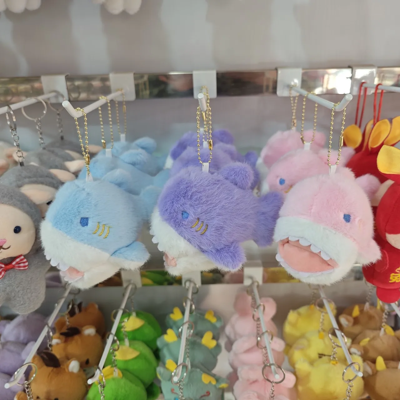 new Finger shark keychain pendant Cartoon soft plush toy doll gift bag decorate coll cute couple birthday funny gift
new Finger shark keychain pendant Cartoon soft plush toy doll gift bag decorate coll cute couple birthday funny gift