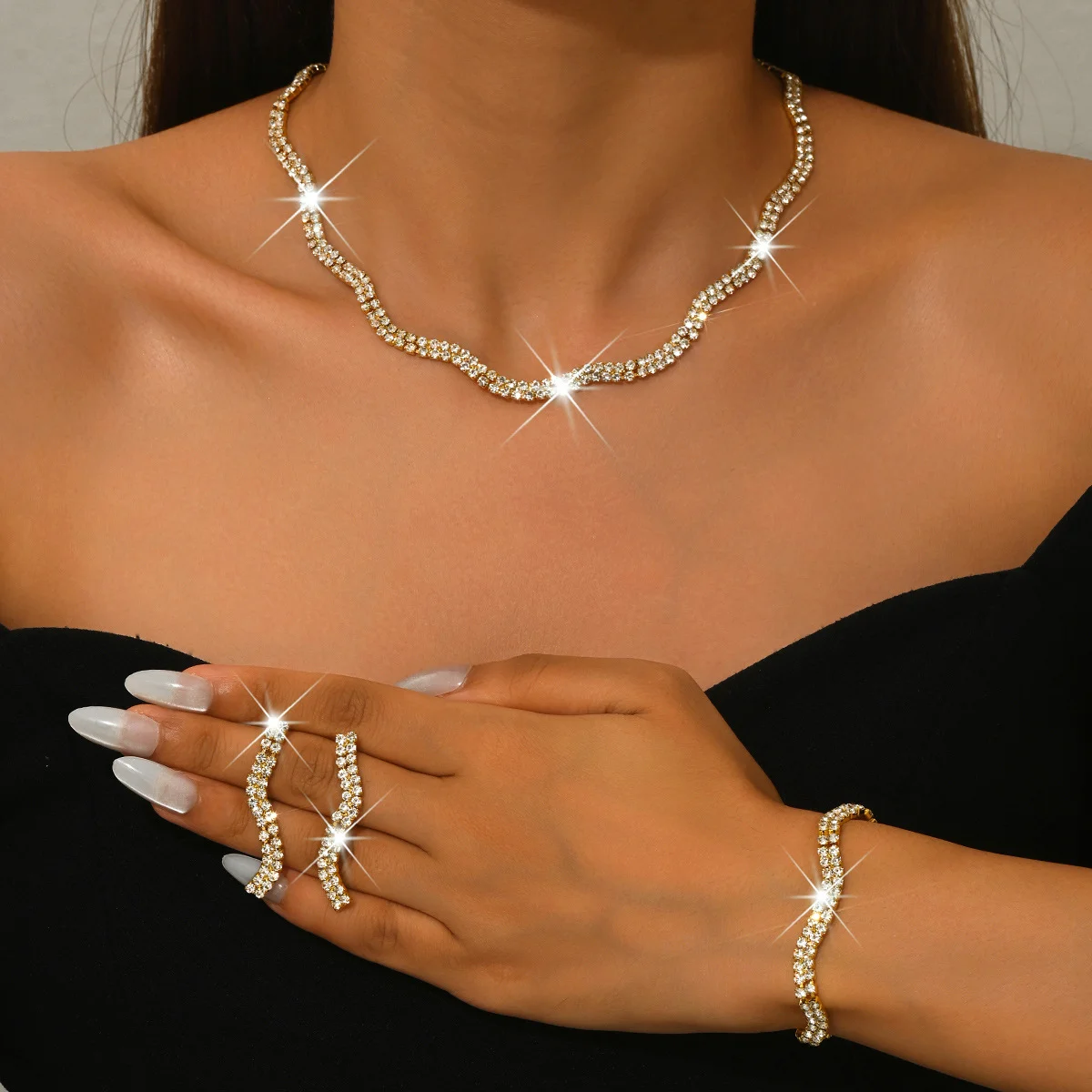 New ultra-bright double-layer crystal claw chain wave necklace, earrings and bracelet party set. Girlfriend's Gift
New ultra-bright double-layer crystal claw chain wave necklace, earrings and bracelet party set. Girlfriend's Gift