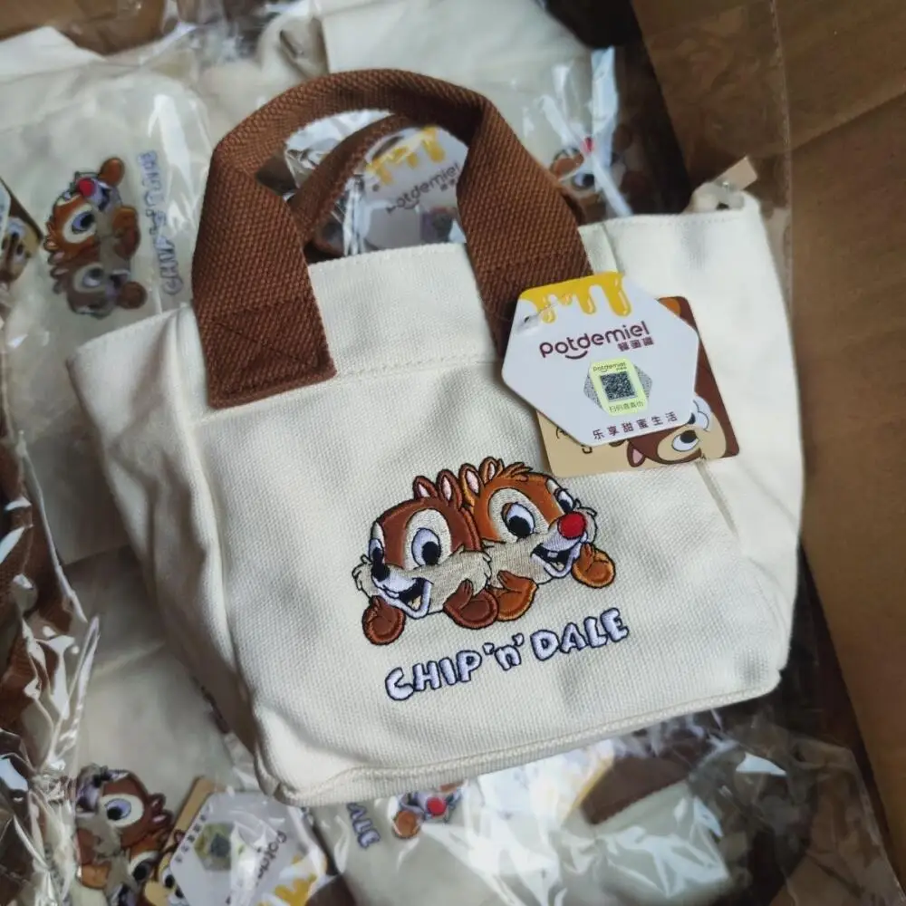 Сумка-клатч 26 см с вышивкой Чипом и Дейлом, Медведем Лотс-О'-Хаггин и инопланетянином, из холщовой ткани, маленькая квадратная, однослойная, на молнии, подарок на день рождения другу
Сумка-клатч 26 см с вышивкой Чипом и Дейлом, Медведем Лотс-О'-Хаггин и инопланетянином, из холщовой ткани, маленькая квадратная, однослойная, на молнии, подарок на день рождения другу