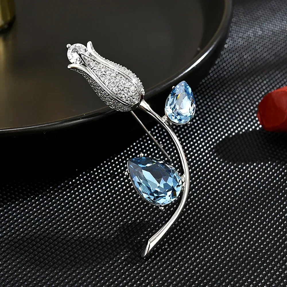 Shiny Zircon Flower Rose Brooches for Women Elegant Exquisite Lapel Pins Wedding Party Badge Jewelry Gift for Girlfriend
Shiny Zircon Flower Rose Brooches for Women Elegant Exquisite Lapel Pins Wedding Party Badge Jewelry Gift for Girlfriend