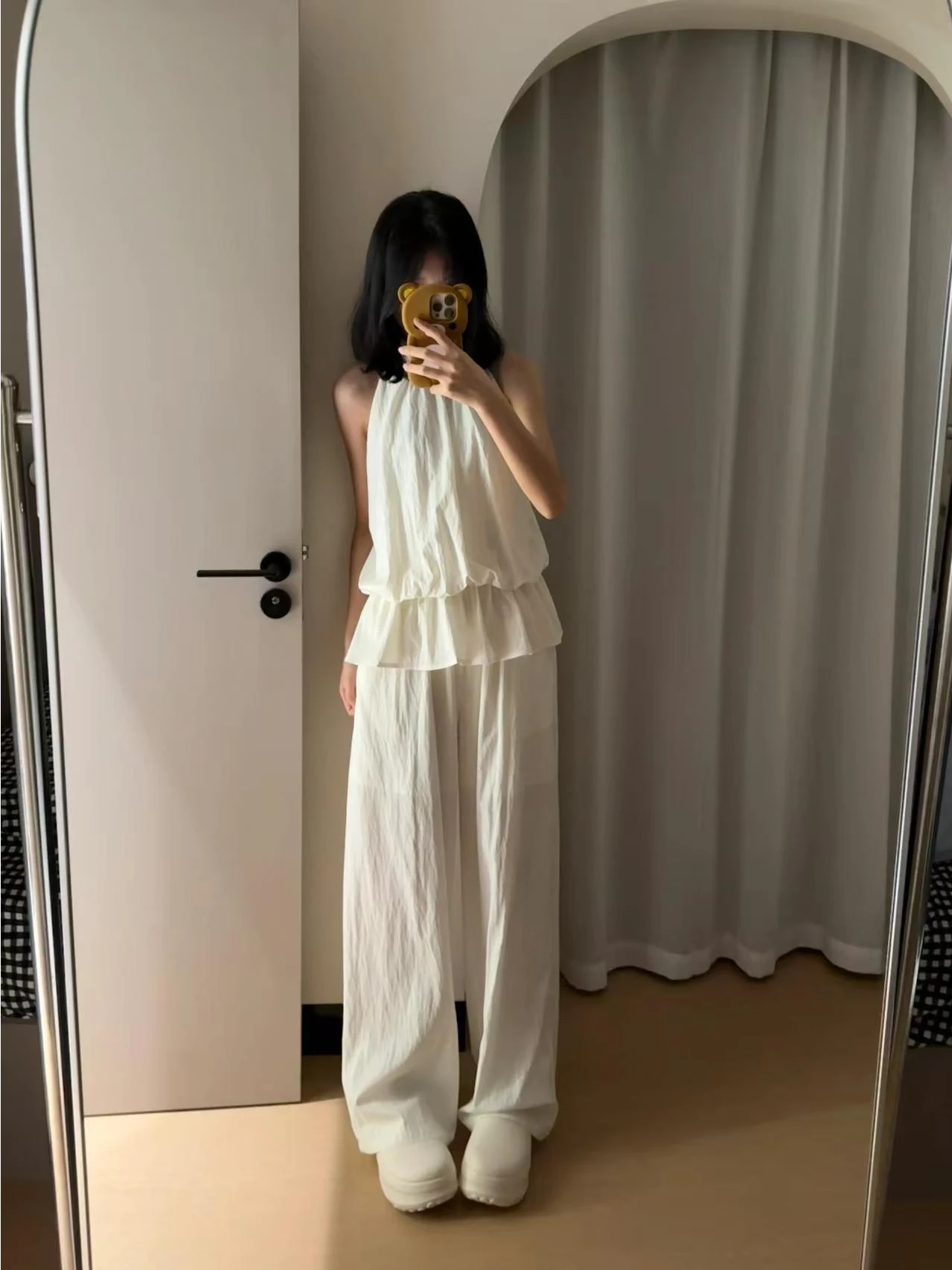 Charming Beige Neck Hanging Top Women's Summer New Style Sleeveless Vest Casual Pants Set round Neck Commute Style Loose Fit
Charming Beige Neck Hanging Top Women's Summer New Style Sleeveless Vest Casual Pants Set round Neck Commute Style Loose Fit