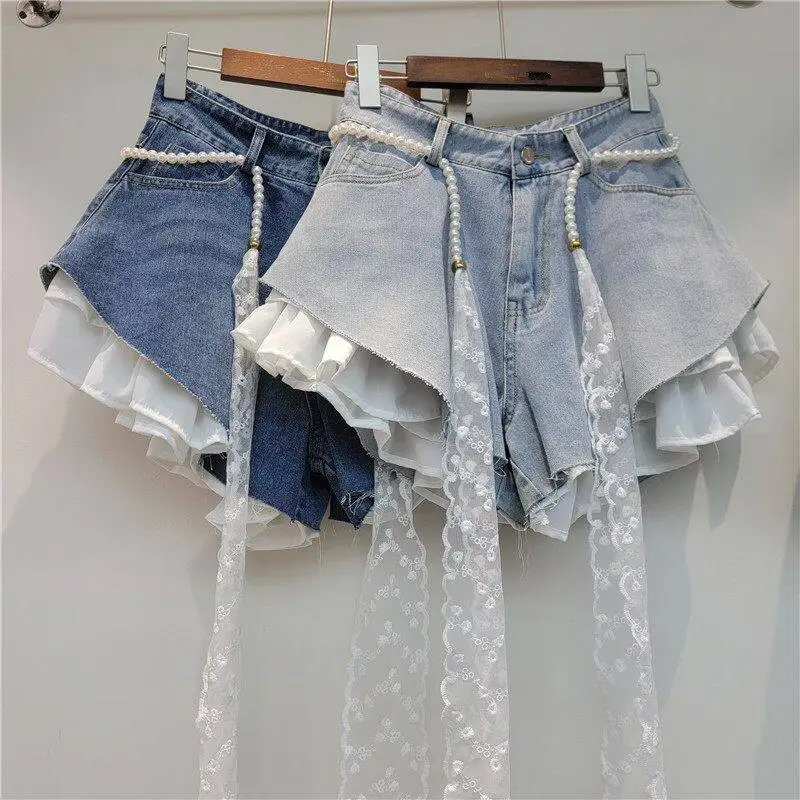 Summer Women's Fake 2 Pieces Denim Shorts American Casual Fashion With Pearl Belt Female Lace Splicing Fringed Hot Pants
Summer Women's Fake 2 Pieces Denim Shorts American Casual Fashion With Pearl Belt Female Lace Splicing Fringed Hot Pants