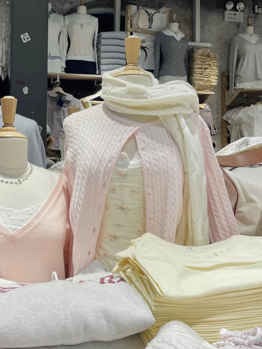 Новый розовый вязаный кардиган с витым цветком, женский осенний хлопковый трикотаж с круглым вырезом и длинными рукавами, милый милый универсальный тонкий свитер, топ
Новый розовый вязаный кардиган с витым цветком, женский осенний хлопковый трикотаж с круглым вырезом и длинными рукавами, милый милый универсальный тонкий свитер, топ