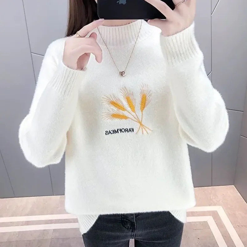 Autumn Winter New Mink Fleece Sweater Women's Outer Wear Half-High Neck Warm Base Shirt Loose Embroidered Pullover Knitt Tops
Autumn Winter New Mink Fleece Sweater Women's Outer Wear Half-High Neck Warm Base Shirt Loose Embroidered Pullover Knitt Tops