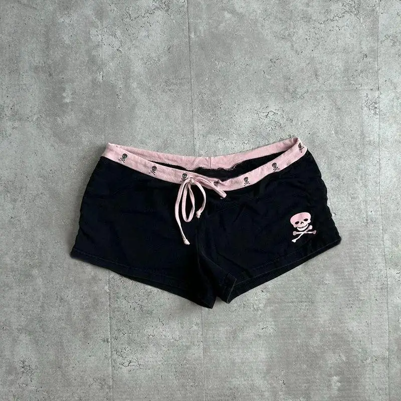 Pink Skull Print Contrast Waist Sweat Shorts, Drawstring Low Rise Y2K Punk Mini Lounge Shorts
Pink Skull Print Contrast Waist Sweat Shorts, Drawstring Low Rise Y2K Punk Mini Lounge Shorts